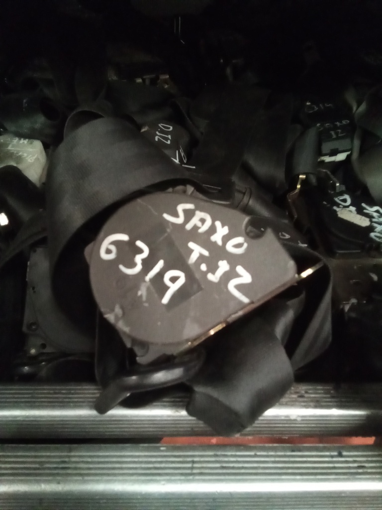 Cinturon trasero izquierdo citroen saxo '98