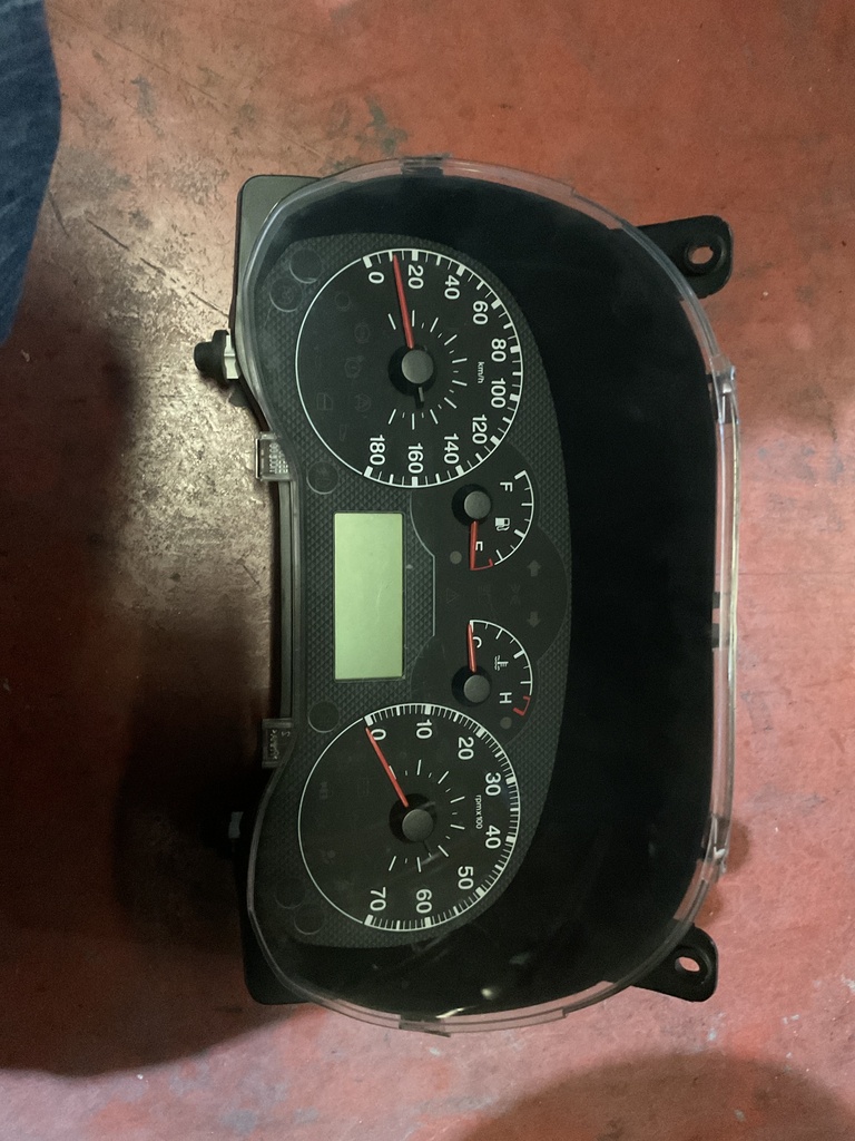 Cuadro instrumentos peugeot bipper 10