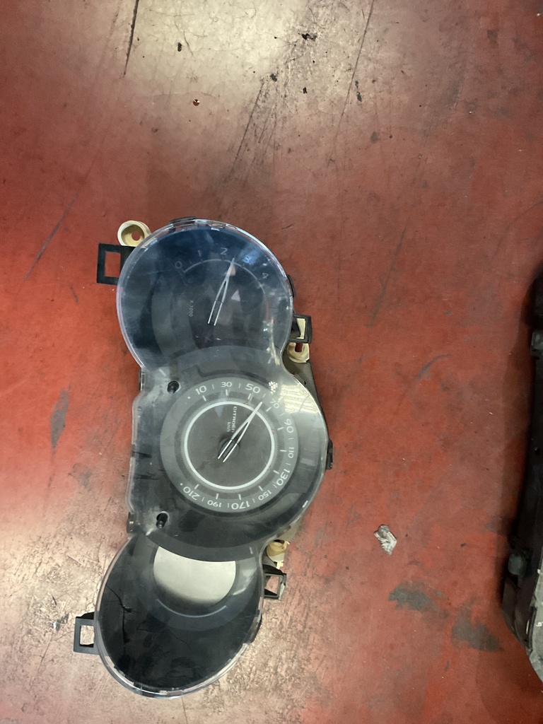 Cuadro instrumentos citroen c3 2011