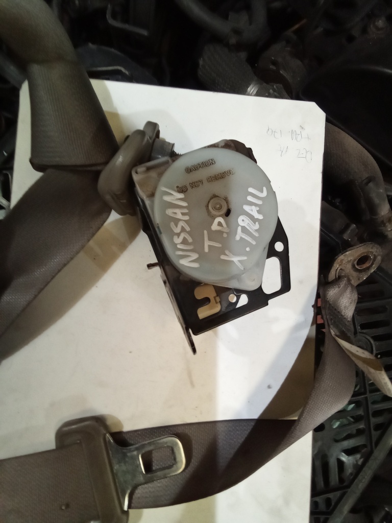 Cinturon seg. tras.derecho nissan x-trail '04