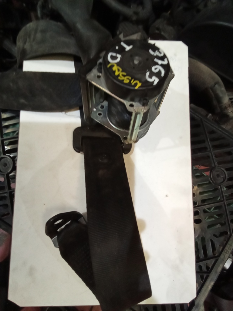 Cinturon trasero derecho nissan Qashqai '07