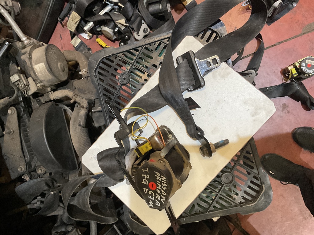 Cinturón del. izquierda nissan primera ‘06