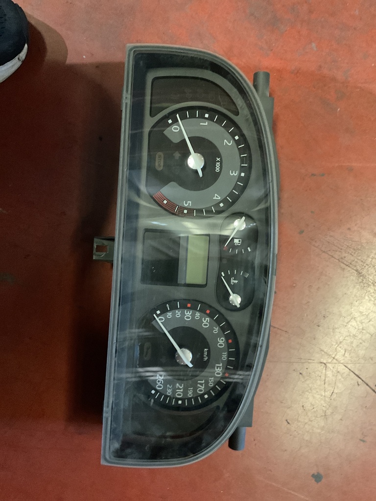 Cuadro instrumento renault laguna ii 07