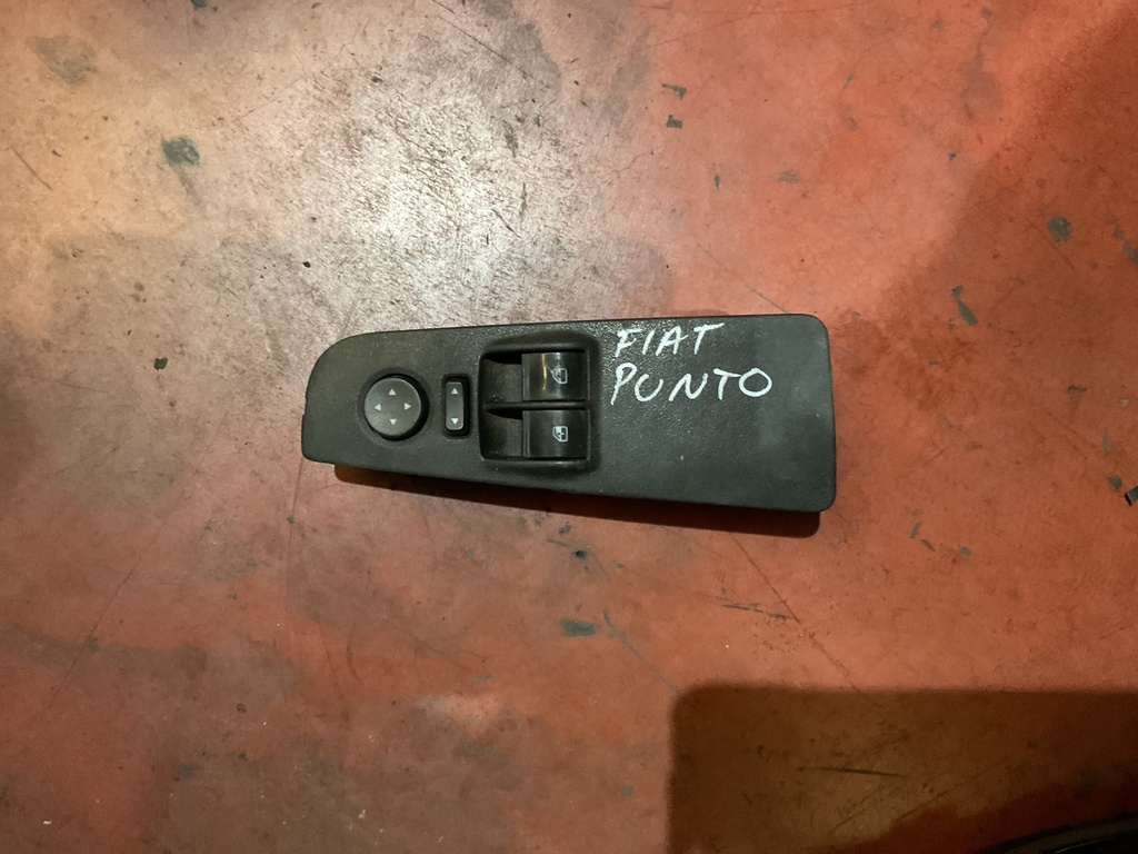 Botonera eleva lunas fiat punto ‘03