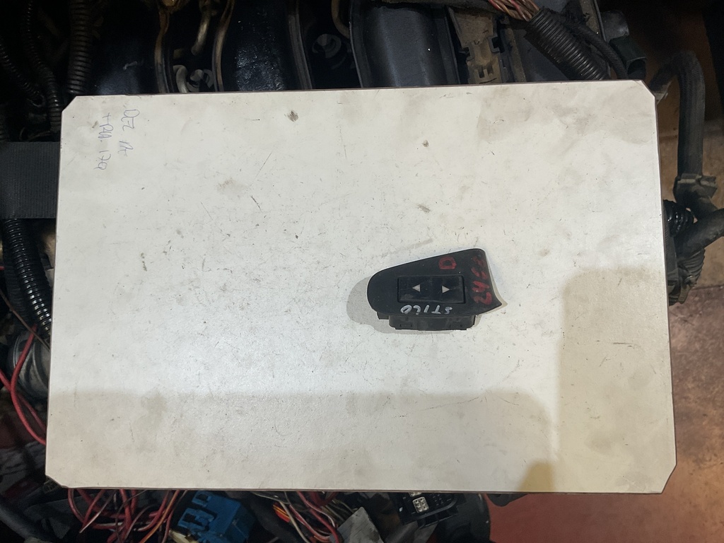 Botonera eleva lunas derecha fiat stilo '05