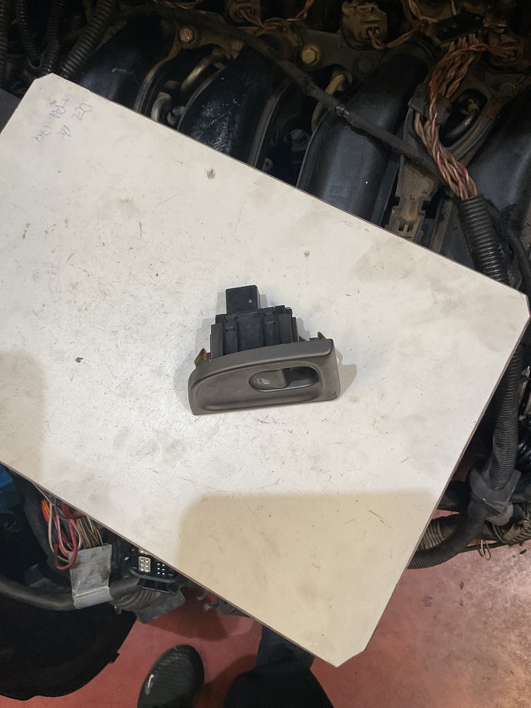 Botonera eleva lunas tras.derecha lancia thesis '05