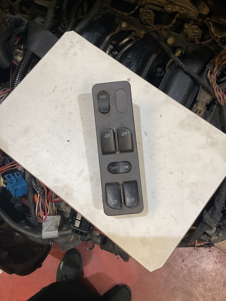 Botonera eleva lunas izquierda saab 9-3 ‘00