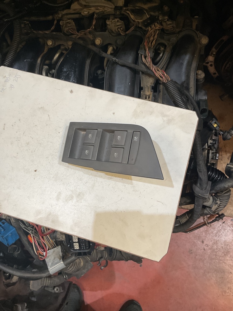 Botonera eleva lunas izquierda saab 9-5 ‘10