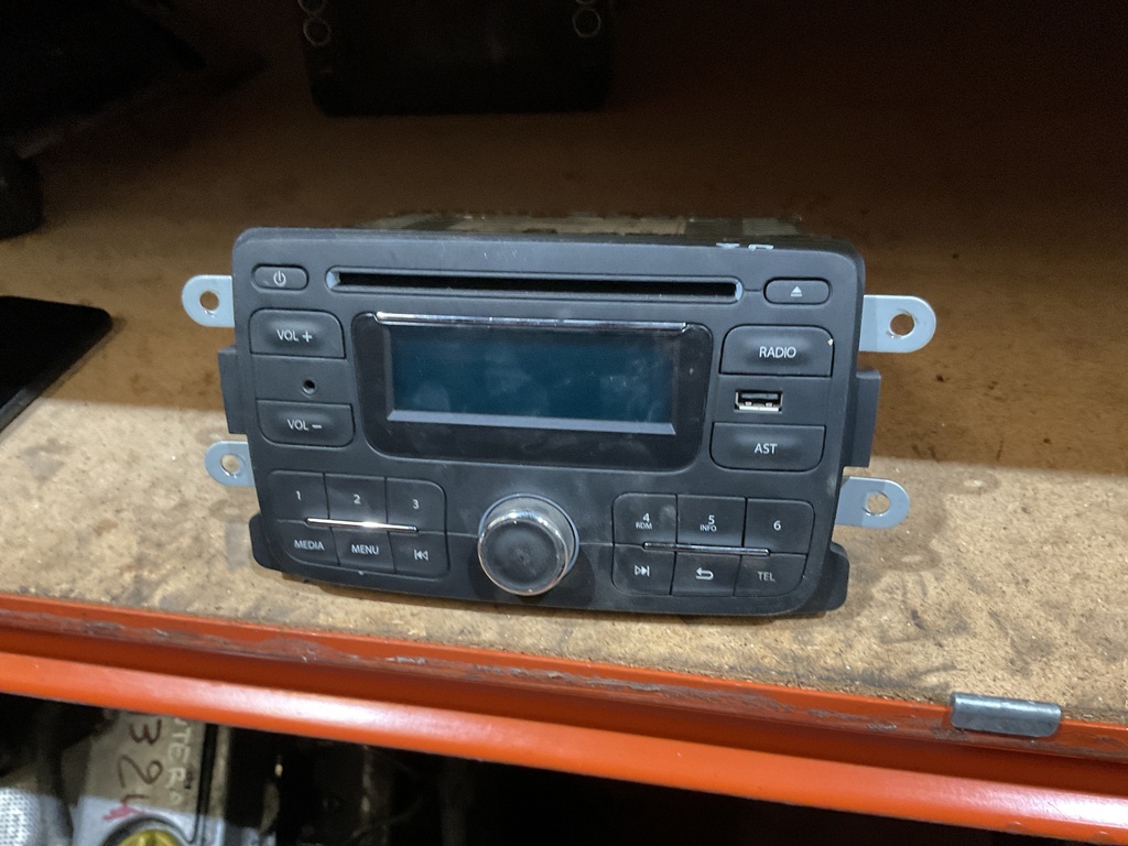 Radio dacia logan '09