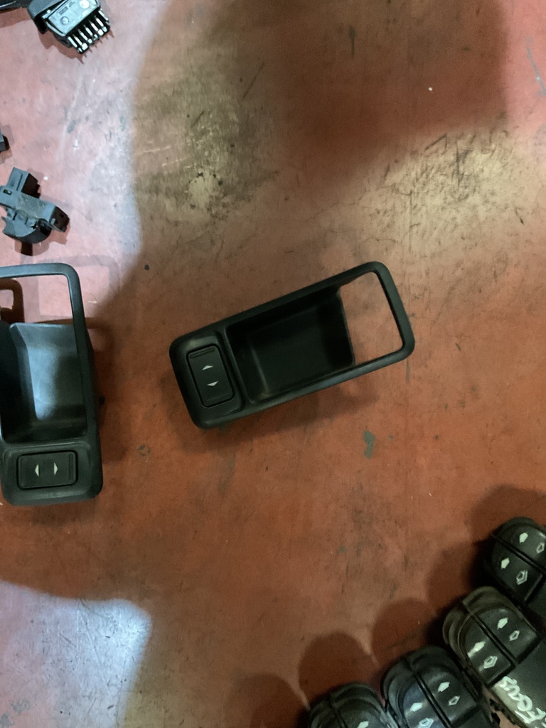 Botonera eleva lunas derecha ford focus ii ‘05