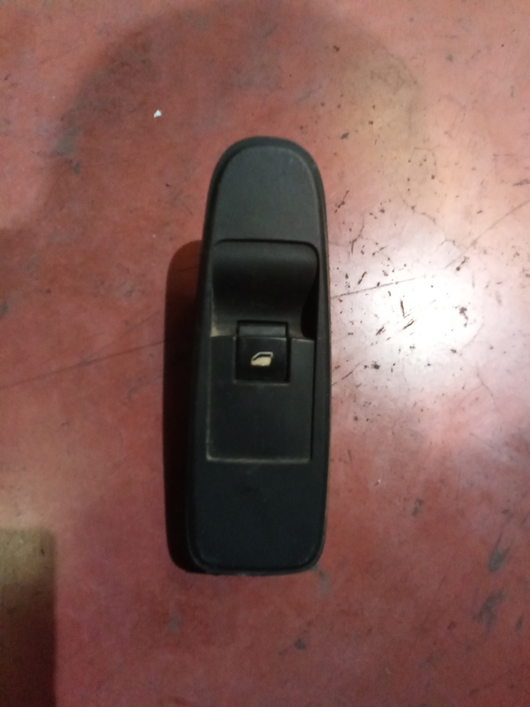 Botonera eleva lunas derecha citroen c4 picasso '07