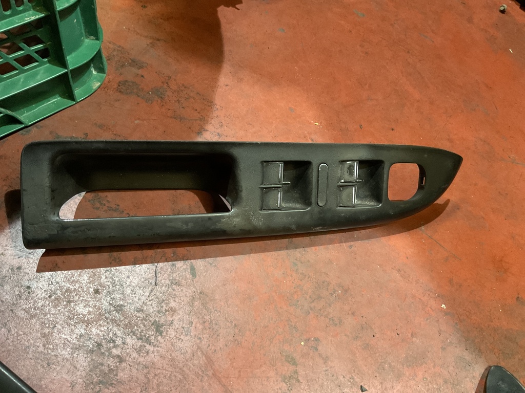 Botonera eleva lunas wolfwagen golf plus ‘05