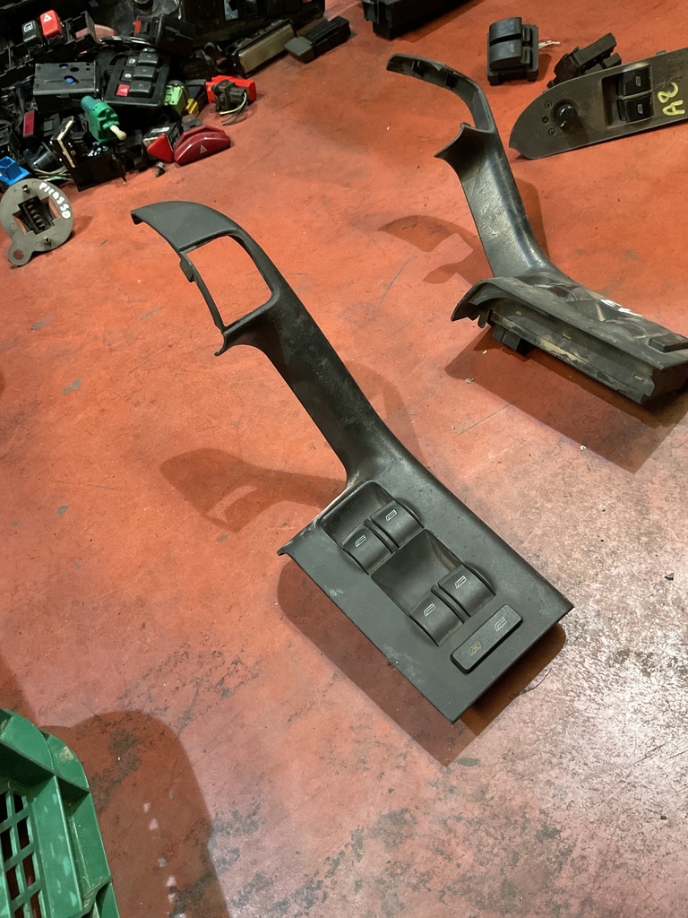 Botonera eleva lunas audi a3 ‘03