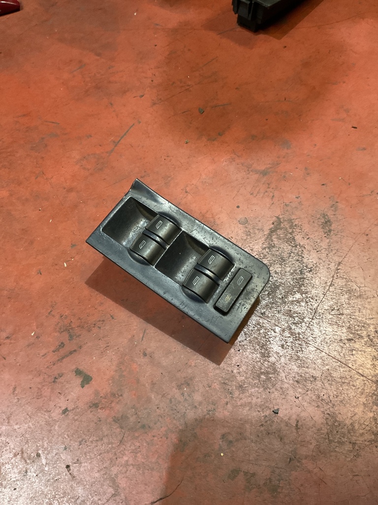 Botonera eleva lunas audi a6 ‘00