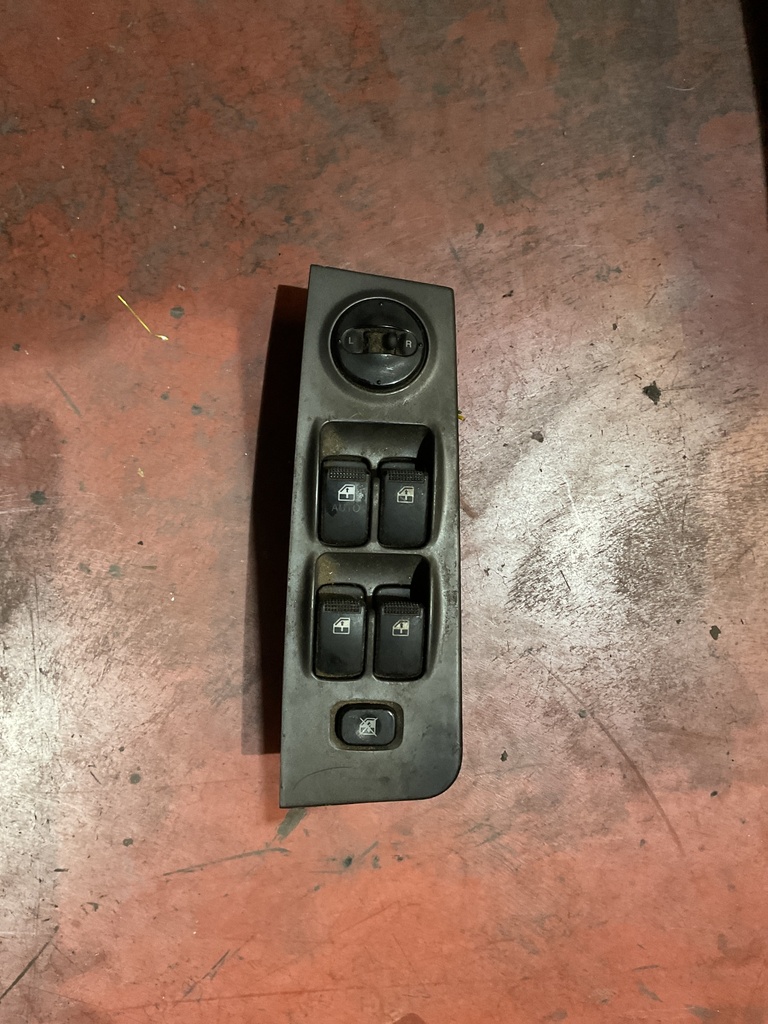 Botonera eleva lunas hyundai  matrix ‘04