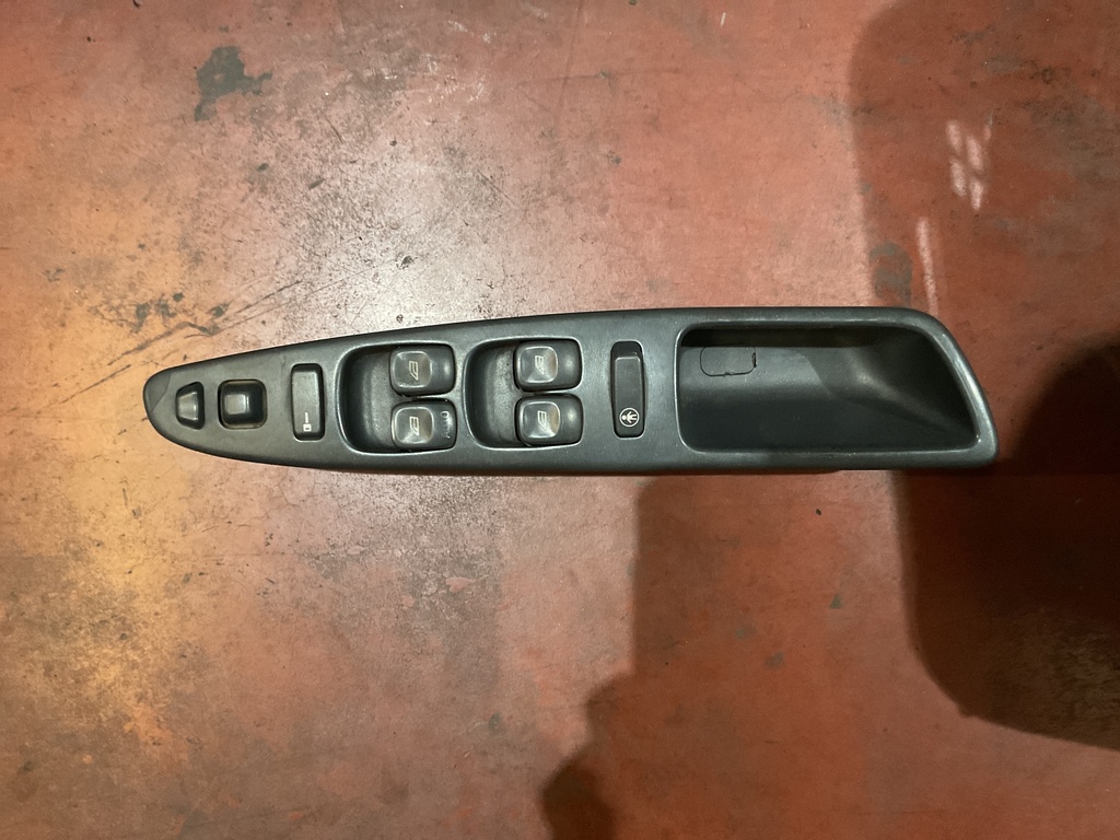 Botonera eleva lunas volvo v40 ‘01