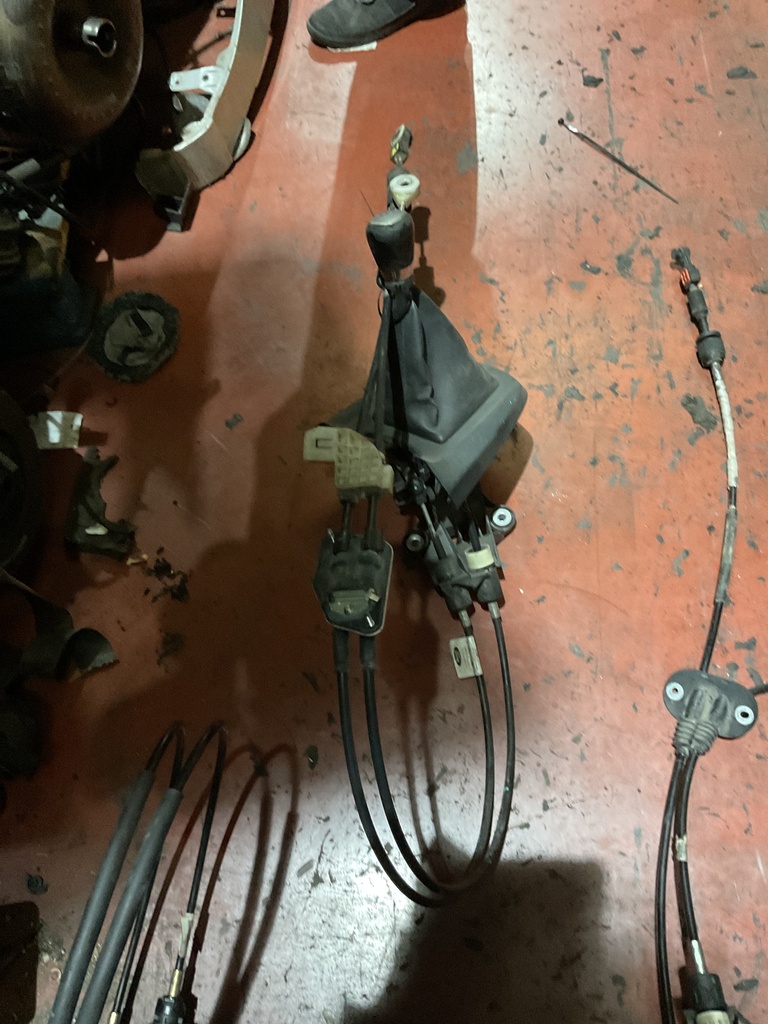 Palanca cambios 5 vel. ford fiesta ‘10