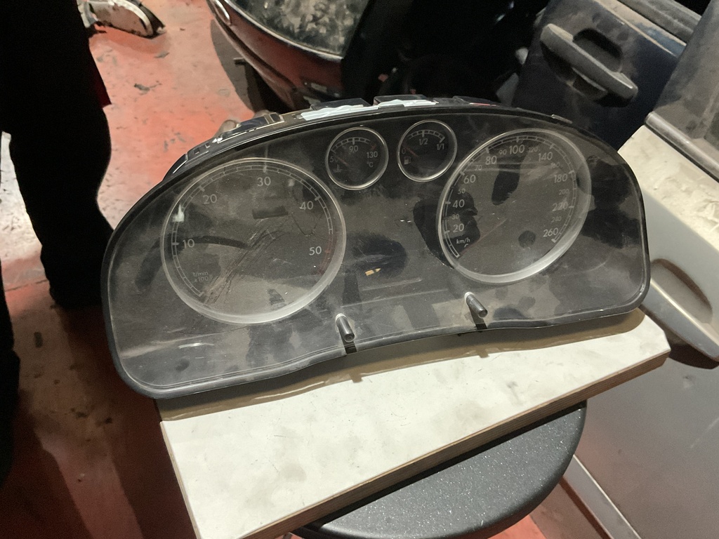 Cuadro instrumentos volkswagen passat ‘05