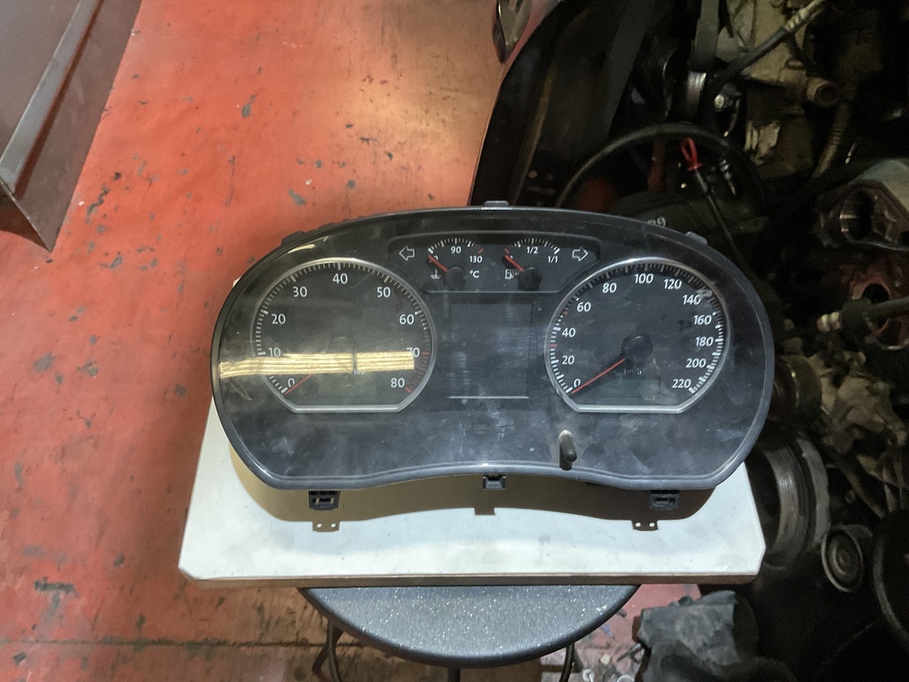 Cuadro instrumentos volkswagen polo ‘05