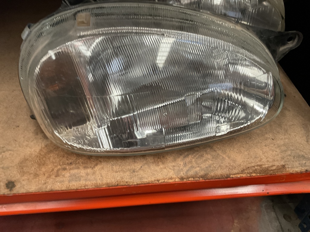 Faro derecho opel Corsa b