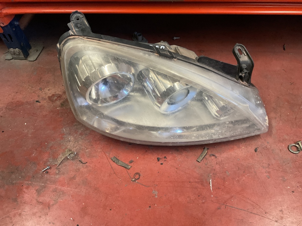 Faro derecho opel Corsa c 06