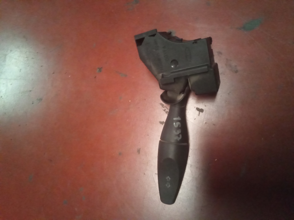 Mando de intermitentes ford fiesta '04