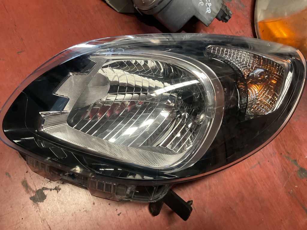 Faro izquierdo renault kangoo 2016