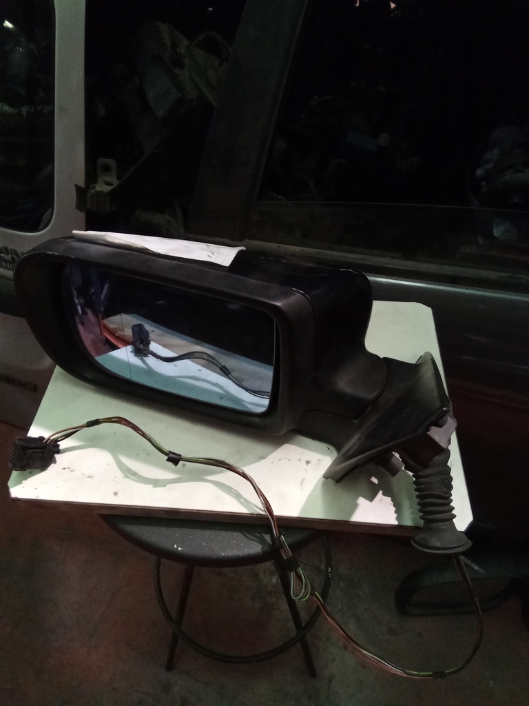 Retrovisor izquierdo BMW serie 7 e38 '99