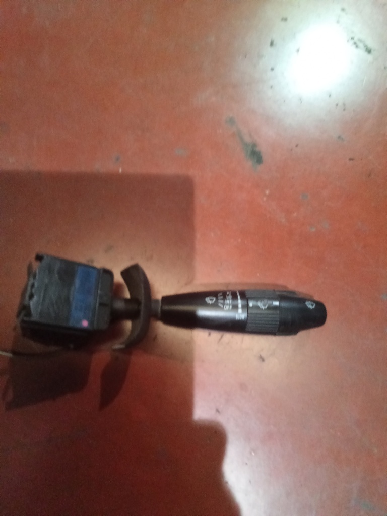 Mando de limpiaparabrisas daewoo nubira '03