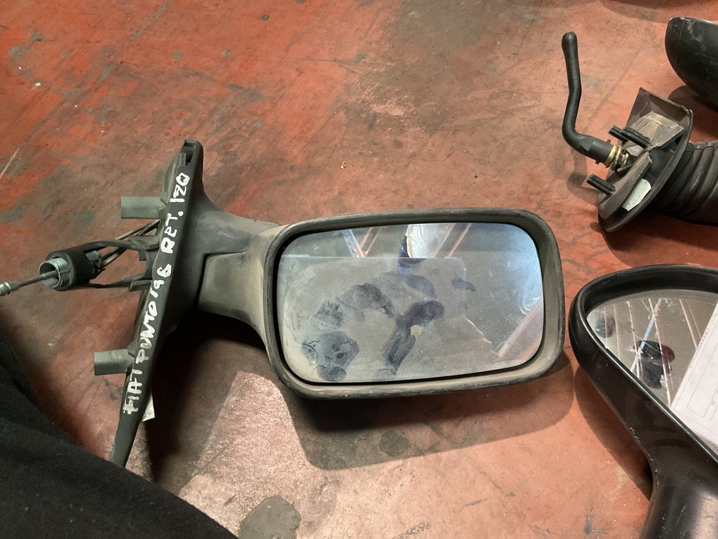 Retrovisor izquierdo manual fiat punto ‘93