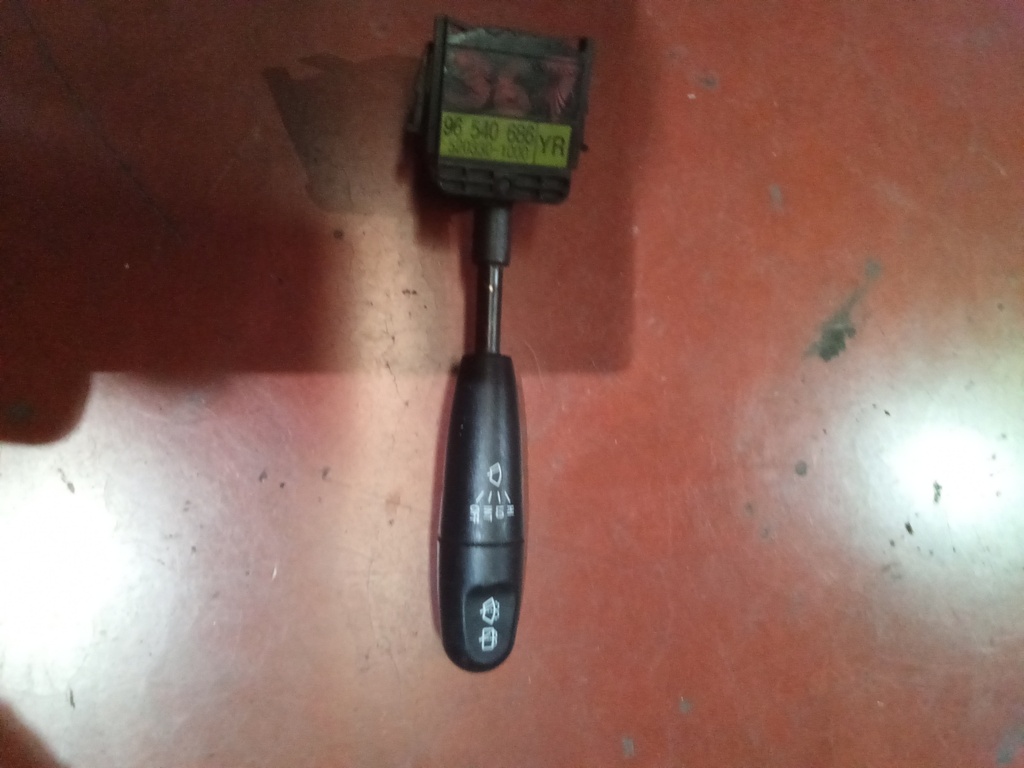 Mando de limpiaparabrisas daewoo kalos '02