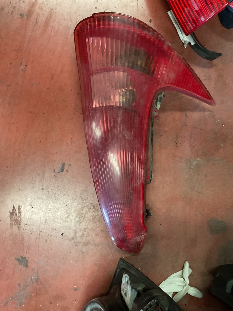 Piloto izquierdo peugeot 206 sw