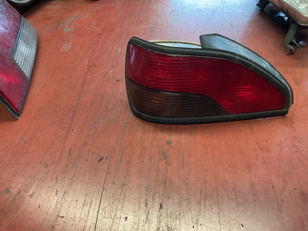 Piloto izquierdo peugeot 306 95