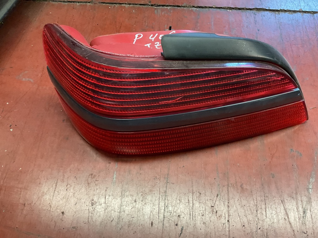 Piloto izquierdo peugeot 406 01