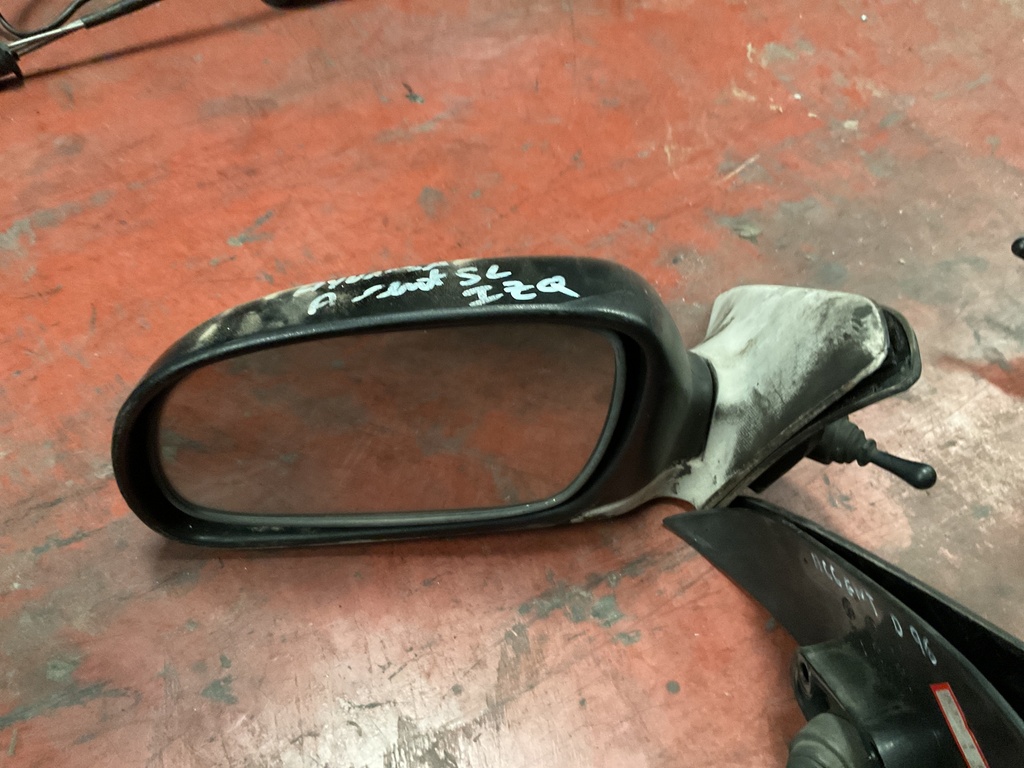 Retrovisor izquierdo manual hyundai acent ‘96