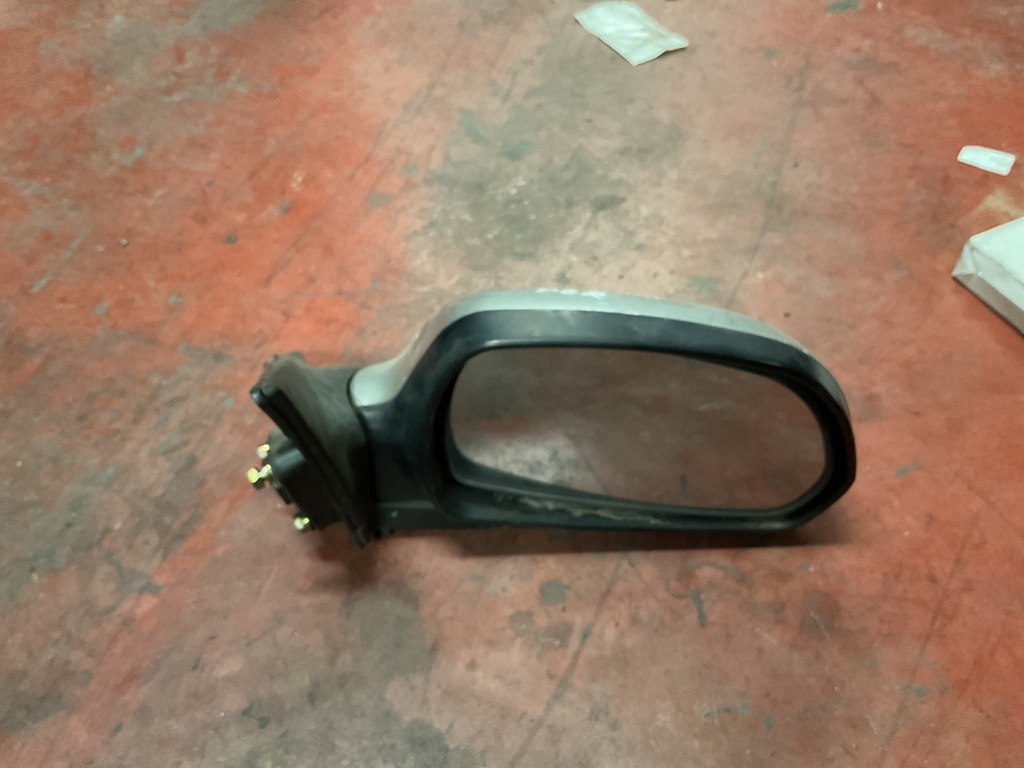 Retrovisor derecho hyundai elantra ‘04