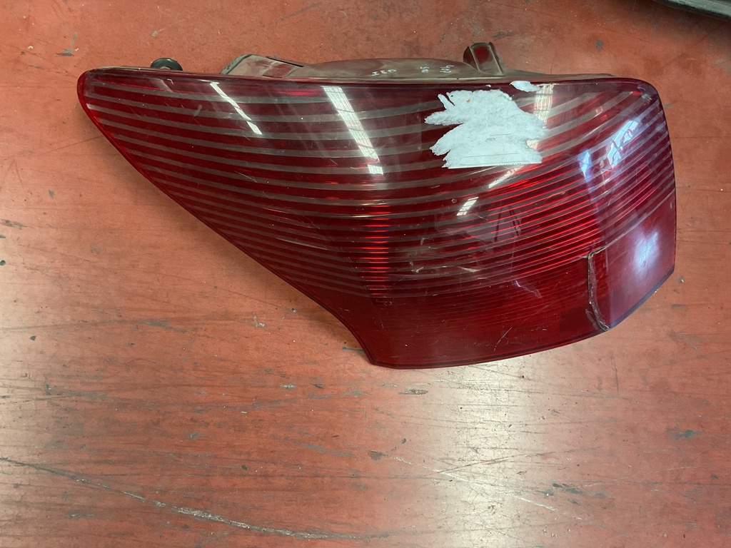 Piloto izquierdo peugeot 407 sw