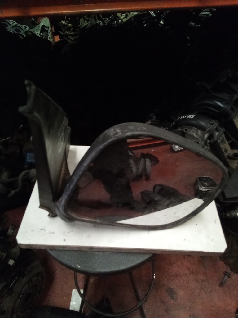 Retrovisor derecho manual nissan vanette '99