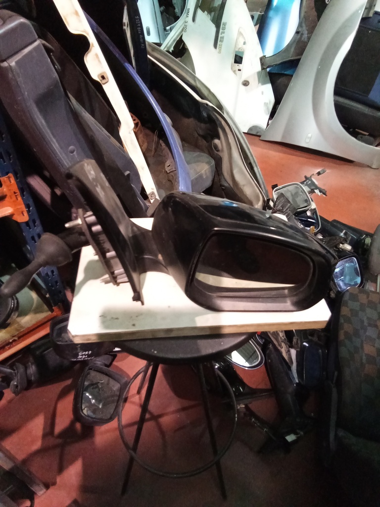 Retrovisor derecho manual suzuki alto '10