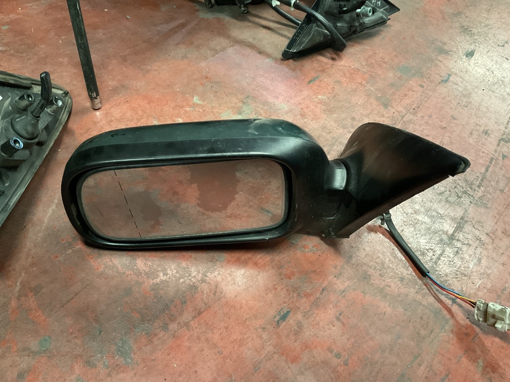 Retrovisor izquierdo nissan primera ‘99