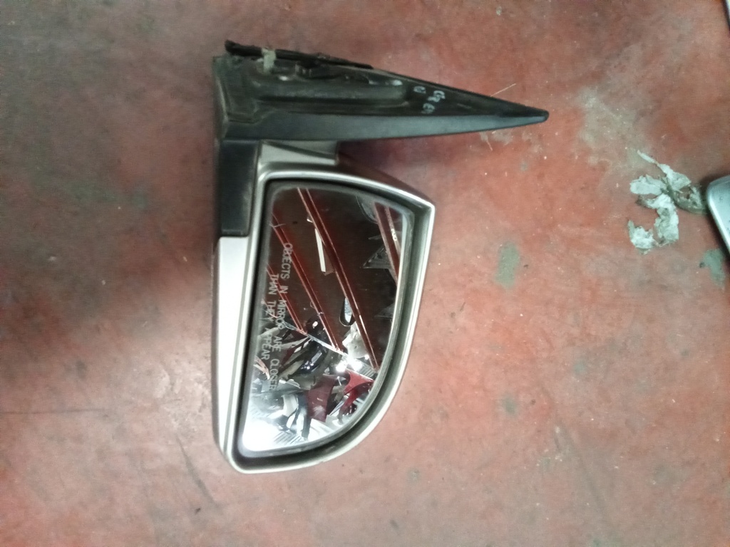 Retrovisor derecho kia carens '06