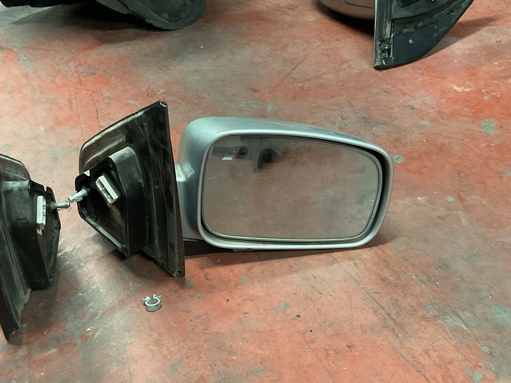 Retrovisor derecho kia sorento ‘04