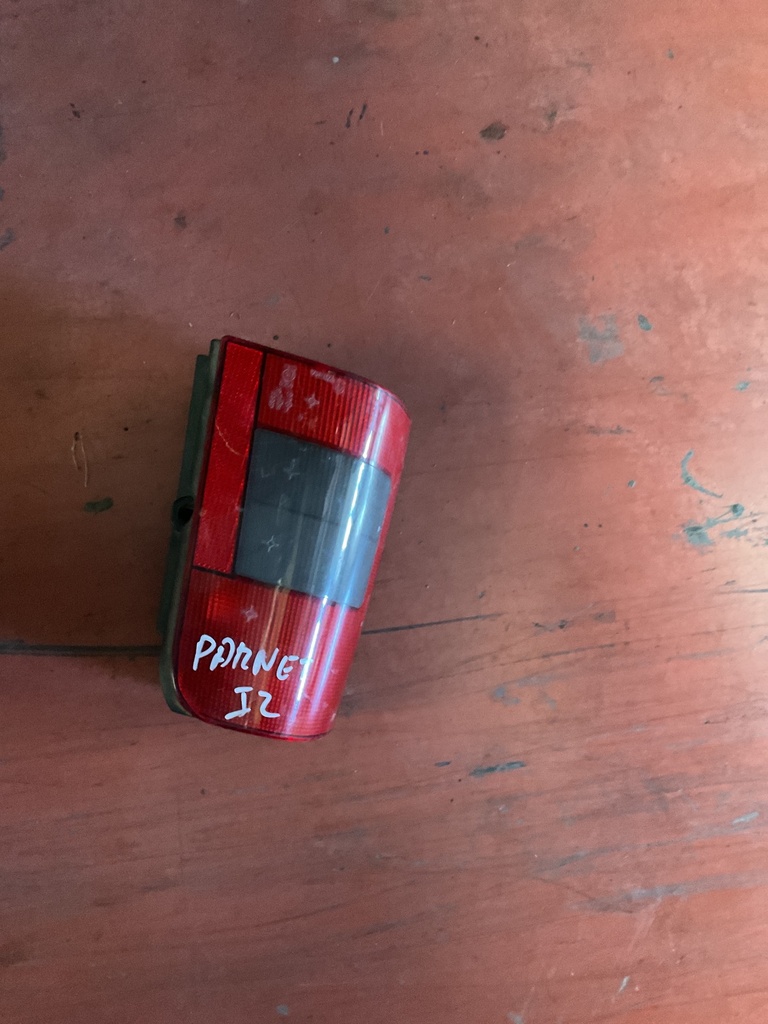 Piloto izquierdo peugeot partner 2000