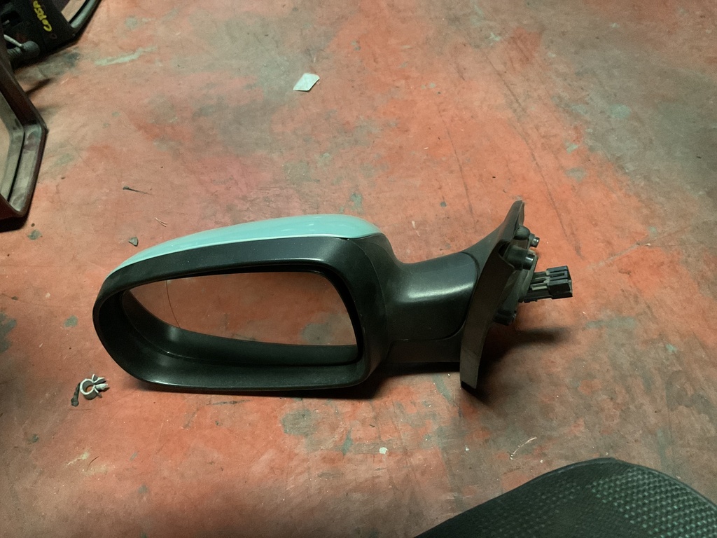 Retrovisor izquierdo opel Corsa c ‘04