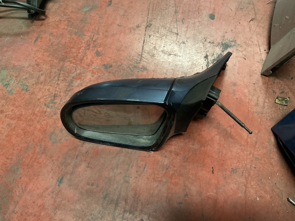 Retrovisor izquierdo manual opel Corsa b ‘97