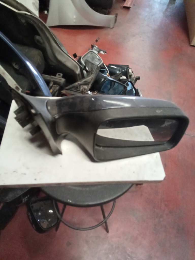 Retrovisor derecho opel astra g '98