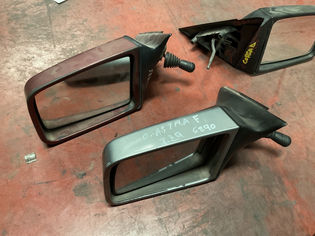 Retrovisor izquierdo manual opel astra f ‘95