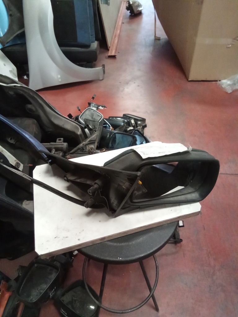 Retrovisor derecho manual citroen xsantia '94