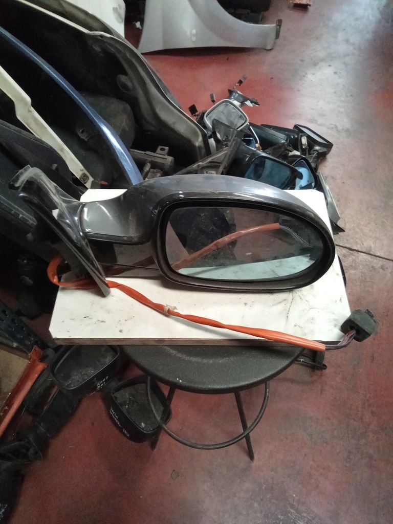 Retrovisor derecho citroen c5 '03