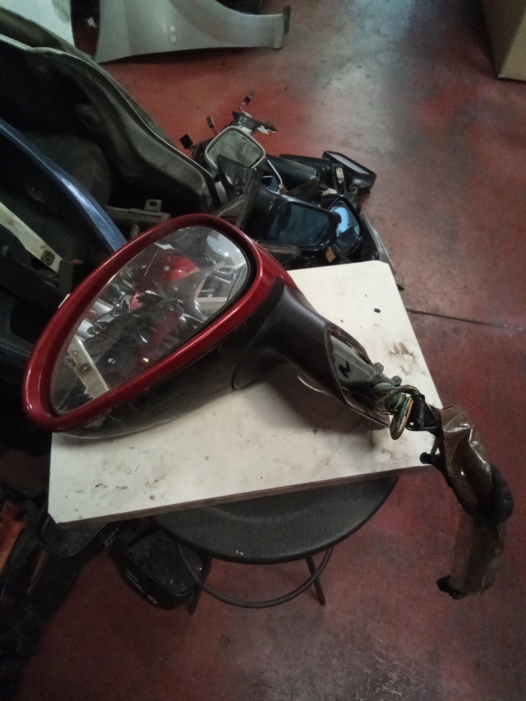 Retrovisor izquierdo citroen c4 '08